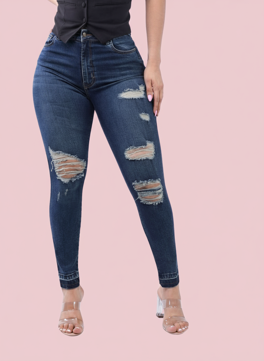 Bota Skinny Destroyed Jean 13630-09 - Clean with #f6c8cf Pink Background